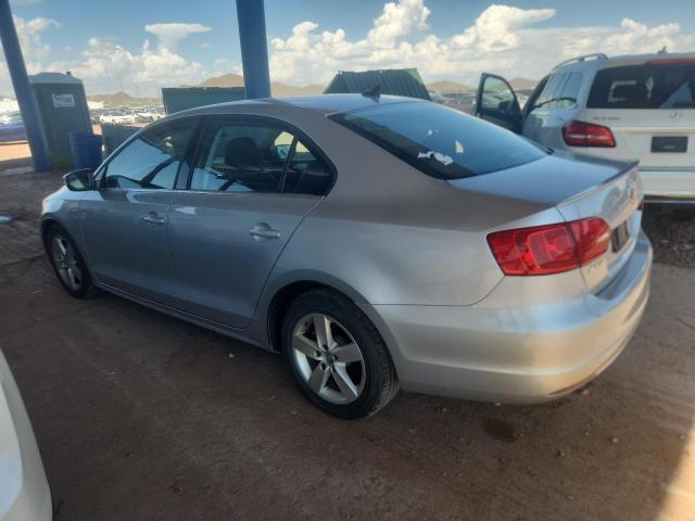 3VWLL7AJ6CM062196 - 2012 VOLKSWAGEN JETTA TDI Silber Foto 2