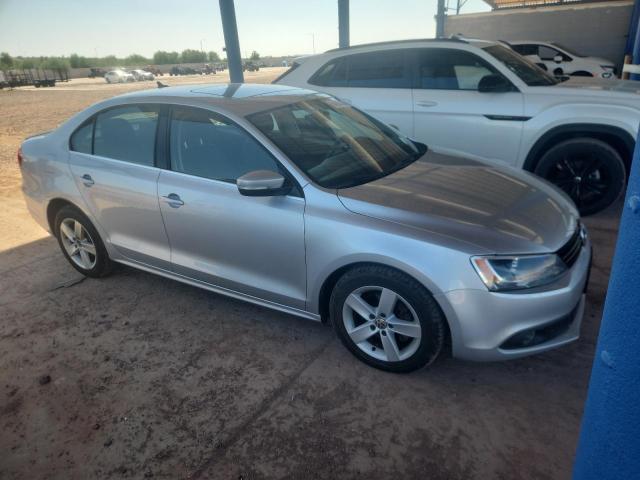 3VWLL7AJ6CM062196 - 2012 VOLKSWAGEN JETTA TDI Silber Foto 4