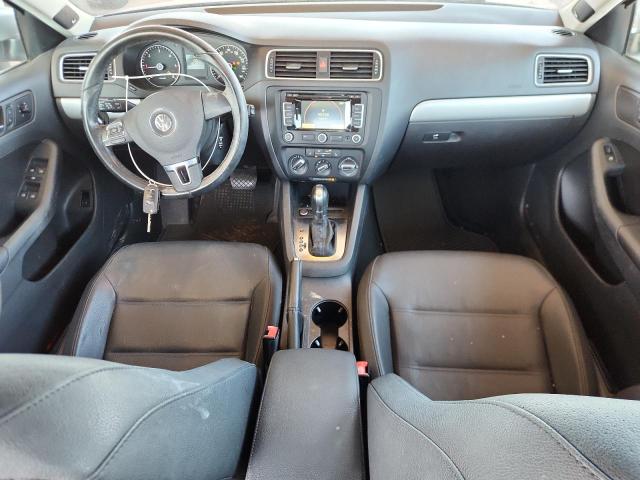 3VWLL7AJ6CM062196 - 2012 VOLKSWAGEN JETTA TDI Silber Foto 8