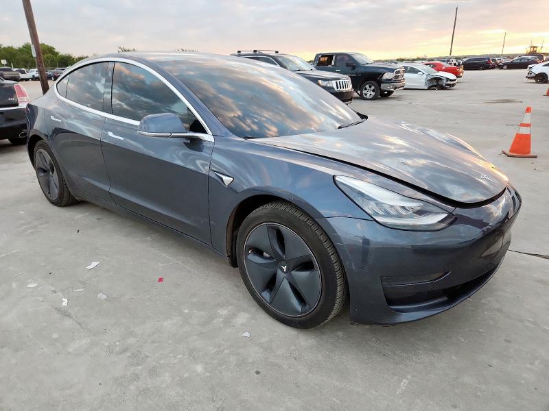 5YJ3E1EA9LF739220 - 2020 TESLA MODEL 3 SILVER photo 4