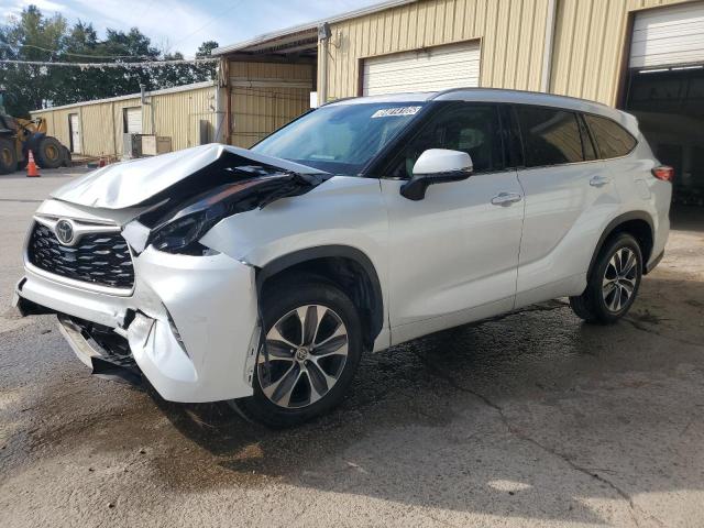 2022 TOYOTA HIGHLANDER XLE, 