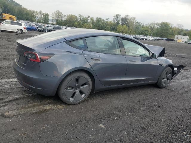 5YJ3E1EB1NF349059 - 2022 TESLA MODEL 3 GRAY photo 3