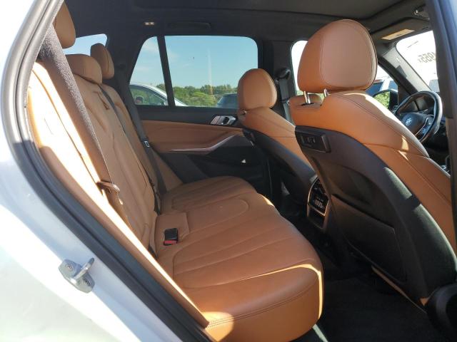 5UXCR6C56KLL05712 - 2019 BMW X5 XDRIVE40I WHITE photo 11