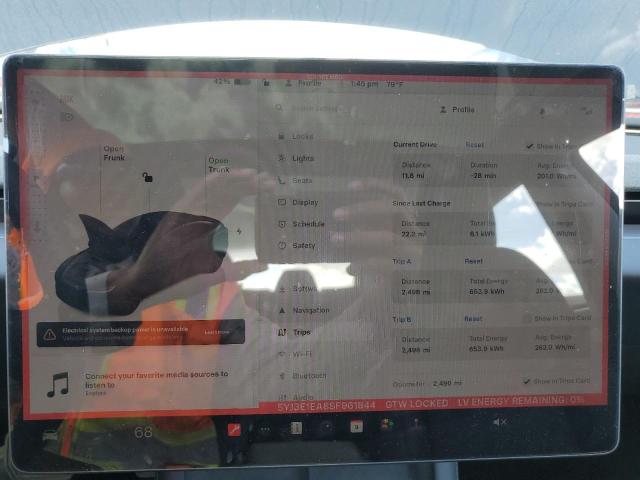 5YJ3E1EA8SF961844 - 2025 TESLA MODEL 3 BLACK photo 9