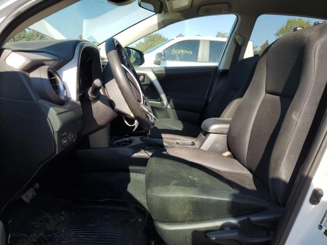 2T3ZFREV1HW372808 - 2017 TOYOTA RAV4 LE 白色 照片 7