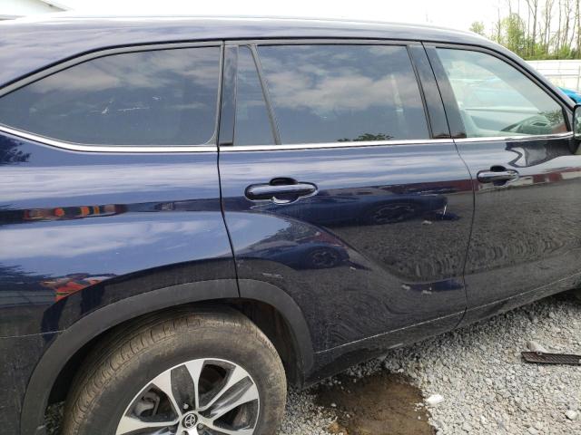5TDGZRBH2NS247164 - 2022 TOYOTA HIGHLANDER XLE Blau Foto 20