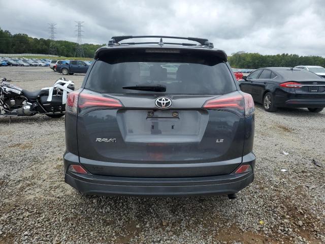 JTMZFREV7JD130611 - 2018 TOYOTA RAV4 LE Gris photo 6
