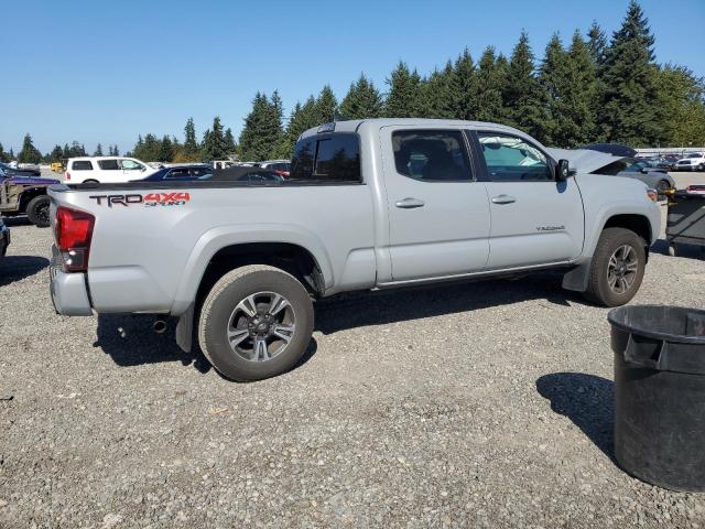 3TMDZ5BNXJM039643 - 2018 TOYOTA TACOMA DOUBLE CAB Grau Foto 3