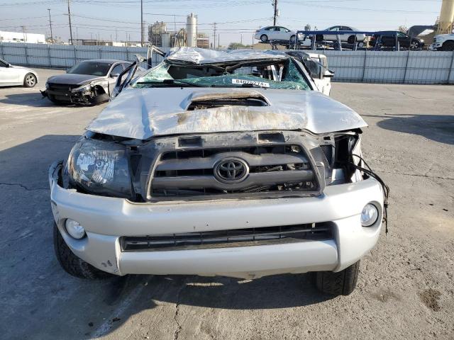 3TMJU4GN3AM099882 - 2010 TOYOTA TACOMA DOUBLE CAB PRERUNNER SILVER photo 5
