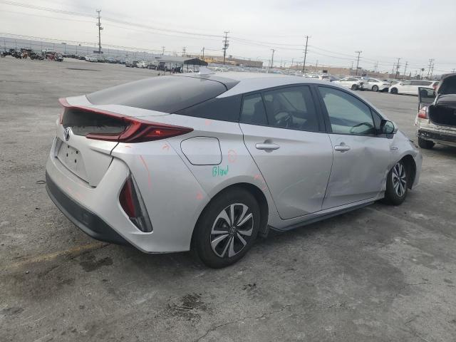 JTDKARFP7H3010288 - 2017 TOYOTA PRIUS PRIM SILVER photo 3