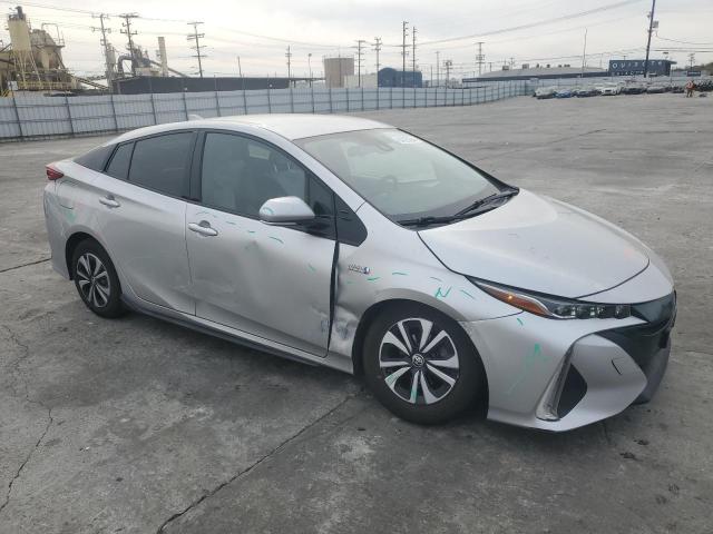 JTDKARFP7H3010288 - 2017 TOYOTA PRIUS PRIM SILVER photo 4