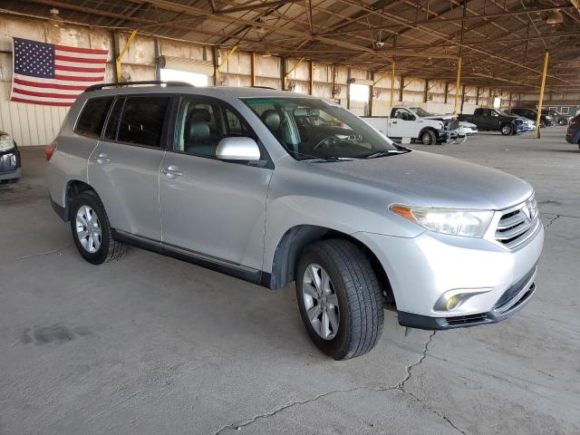 5TDZK3EHXDS122367 - 2013 TOYOTA HIGHLANDER BASE Сріблястий фото 4