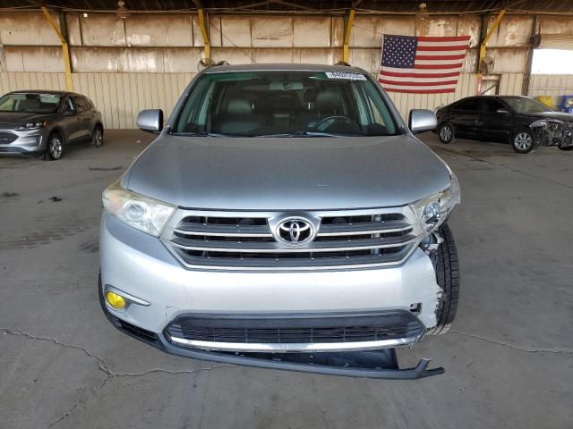 5TDZK3EHXDS122367 - 2013 TOYOTA HIGHLANDER BASE Сріблястий фото 5