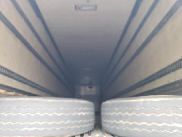 1UYVS24833U079416 - 2003 UTILITY VS2RA WHITE photo 5