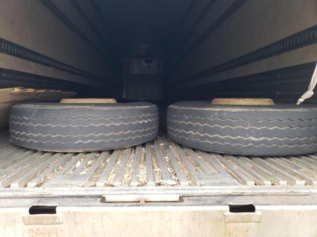 1UYVS24833U079416 - 2003 UTILITY VS2RA WHITE photo 6