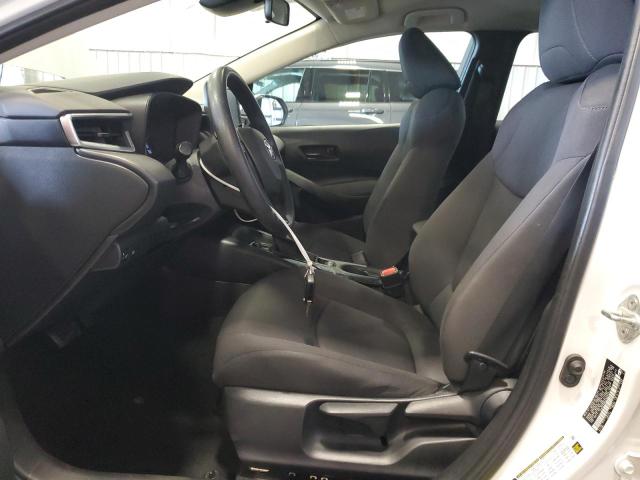5YFEPMAE9NP337153 - 2022 TOYOTA COROLLA LE თეთრი ფოტო 7