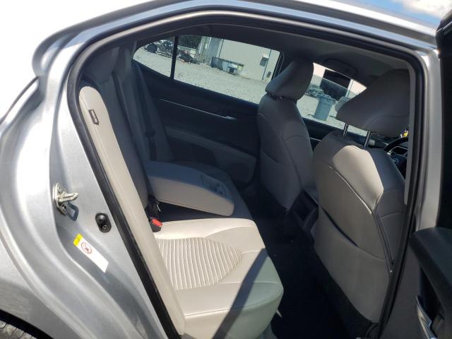 4T1B11HK3JU036739 - 2018 TOYOTA CAMRY L ვერცხლისფერი ფოტო 10