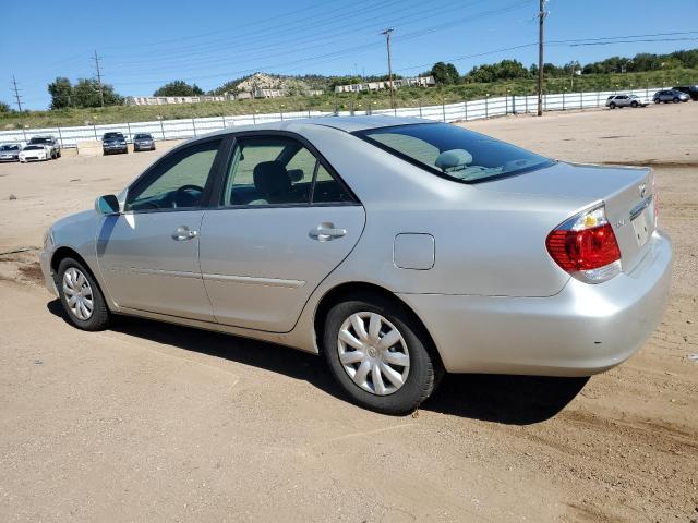 4T1BE32K45U618752 - 2005 TOYOTA CAMRY LE SILVER photo 2