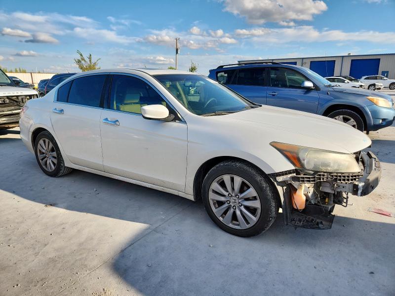 1HGCP3F83CA028091 - 2012 HONDA ACCORD EXL WHITE photo 4