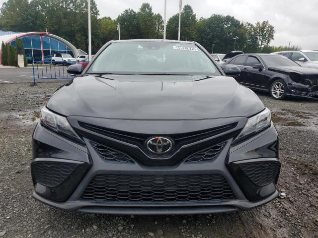 4T1G11AK1RU909724 - 2024 TOYOTA CAMRY SE NIGHT SHADE BLACK photo 5