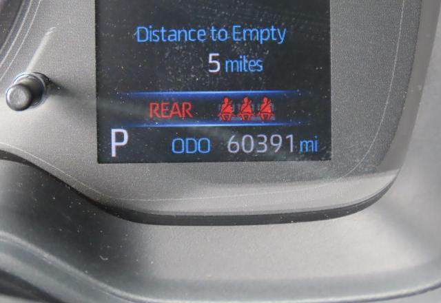 5YFEPMAE2MP171783 - 2021 TOYOTA COROLLA LE თეთრი ფოტო 8