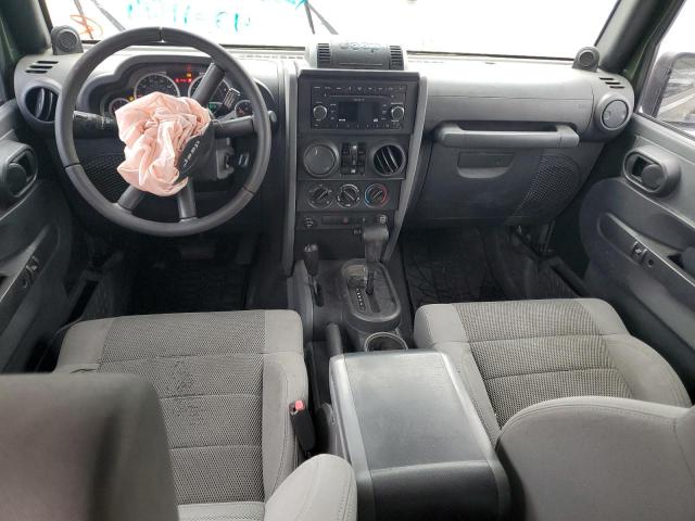 1J4GA59157L198095 - 2007 JEEP WRANGLER SAHARA GREEN photo 8