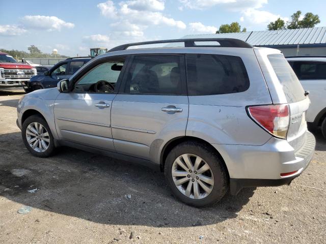 JF2SHADC8DH412333 - 2013 SUBARU FORESTER 2.5X PREMIUM ვერცხლისფერი ფოტო 2