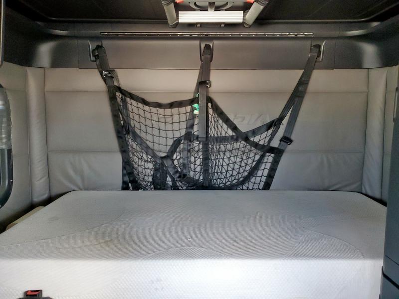 1FUJHHDR5LLLL7070 - 2020 FREIGHTLINER CASCADIA 1 Білий фото 6