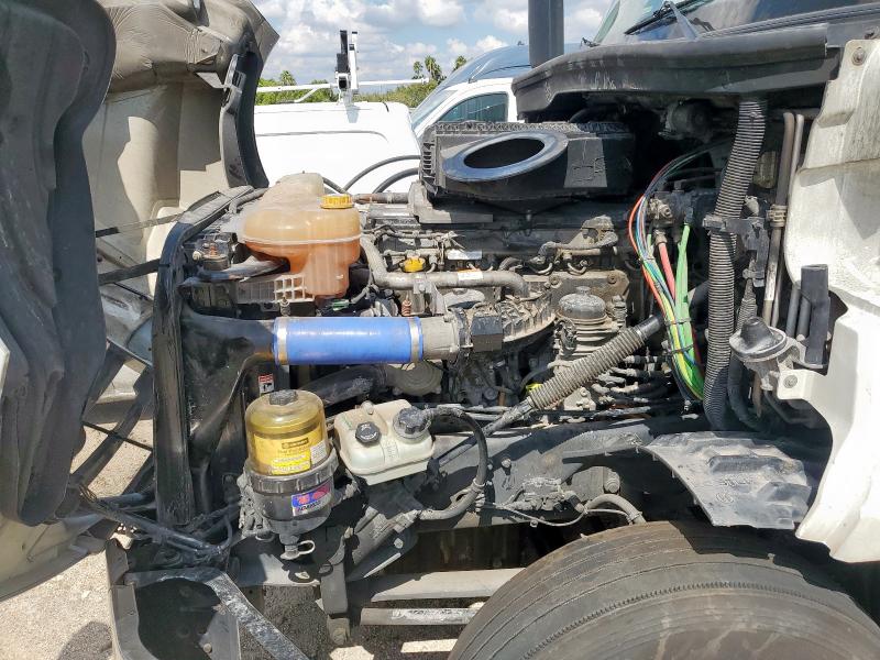 1FUJHHDR5LLLL7070 - 2020 FREIGHTLINER CASCADIA 1 Білий фото 7