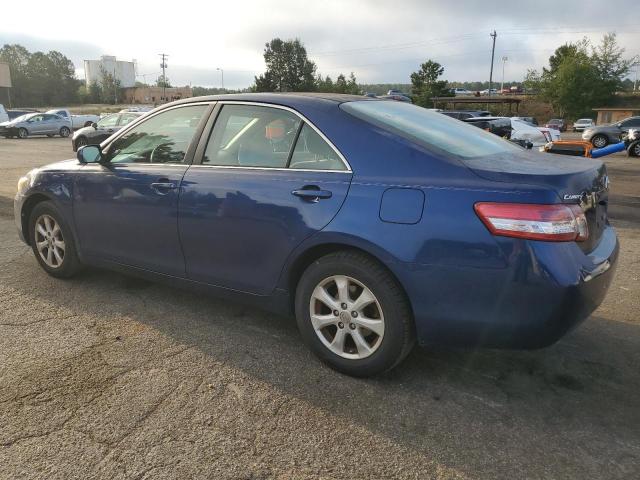 4T1BF3EK2BU597257 - 2011 TOYOTA CAMRY BASE BLUE photo 2