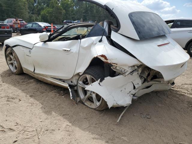 WBALM5C53BE379990 - 2011 BMW Z4 SDRIVE30I WHITE photo 2