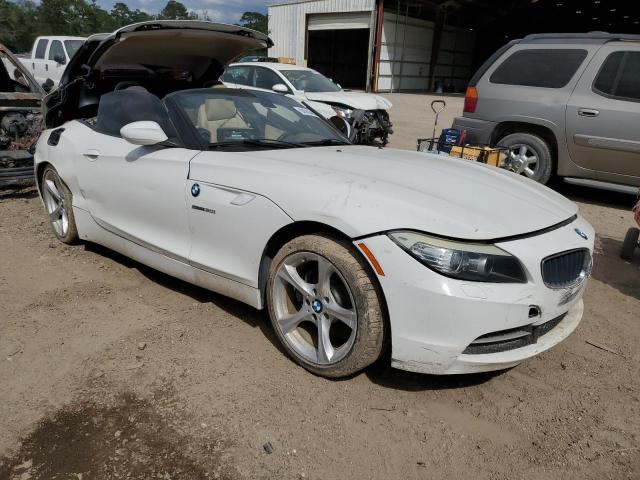 WBALM5C53BE379990 - 2011 BMW Z4 SDRIVE30I WHITE photo 4