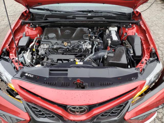 4T1K61AKXRU191585 - 2024 TOYOTA CAMRY XSE RED photo 11