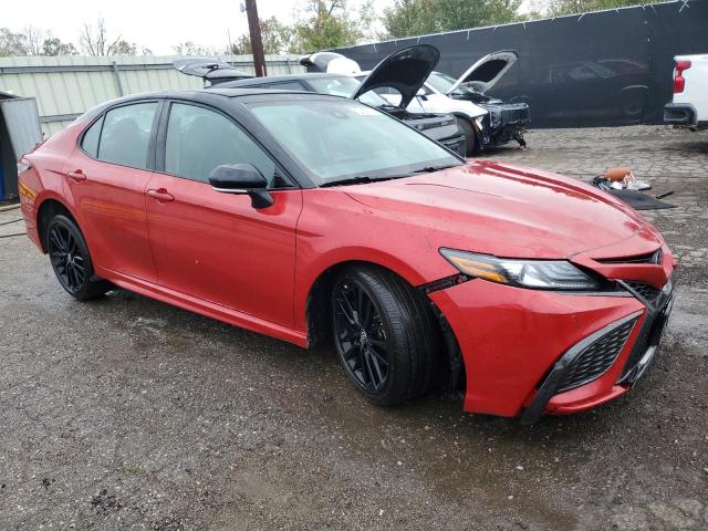 4T1K61AKXRU191585 - 2024 TOYOTA CAMRY XSE RED photo 4