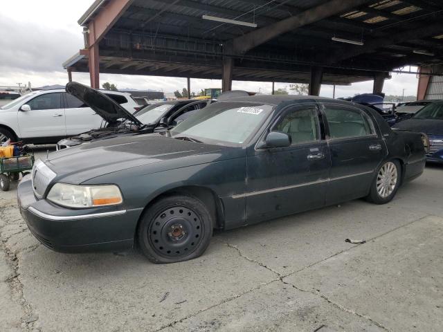 2003 LINCOLN TOWN CAR SIGNATURE, 
