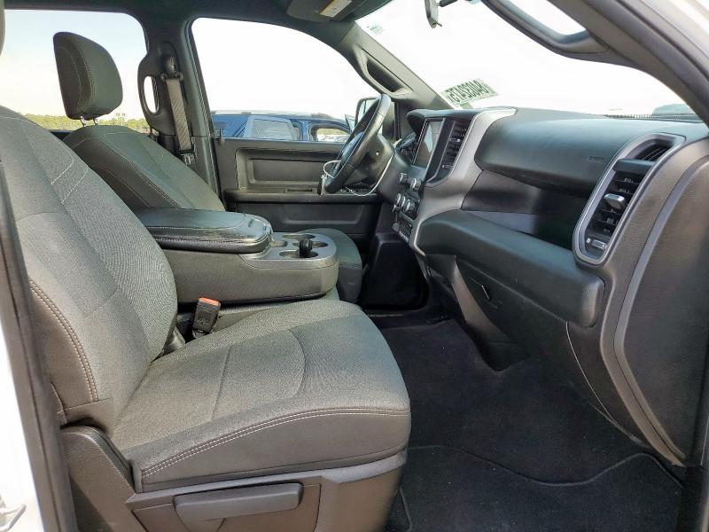 3C6UR5CJ7NG139013 - 2022 RAM 2500 TRADESMAN WHITE photo 5