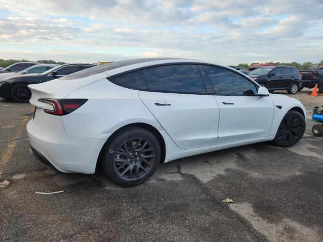 5YJ3E1EAXRF733533 - 2024 TESLA MODEL 3 Ақ фото 3