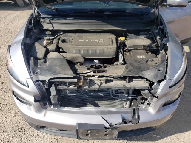 1C4PJLCB2JD583773 - 2018 JEEP CHEROKEE LATITUDE ვერცხლისფერი ფოტო 12