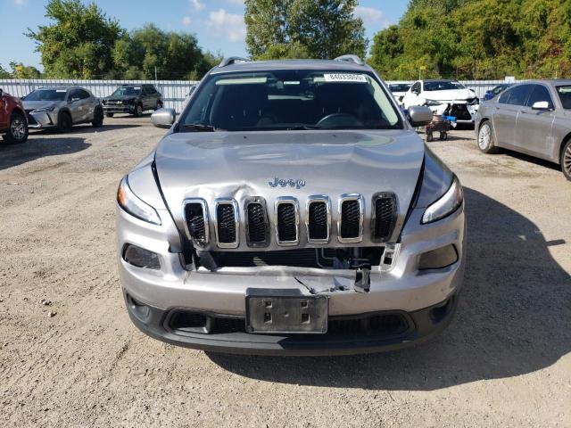 1C4PJLCB2JD583773 - 2018 JEEP CHEROKEE LATITUDE ვერცხლისფერი ფოტო 5