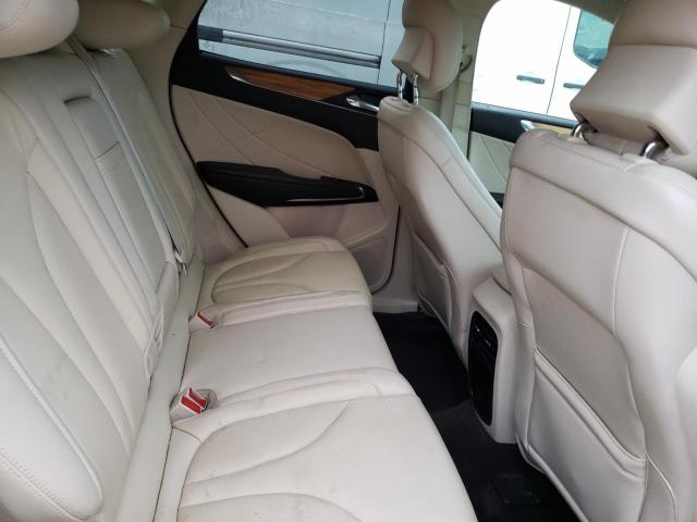 5LMCJ2C9XGUJ28645 - 2016 LINCOLN MKC SELECT SILVER photo 11