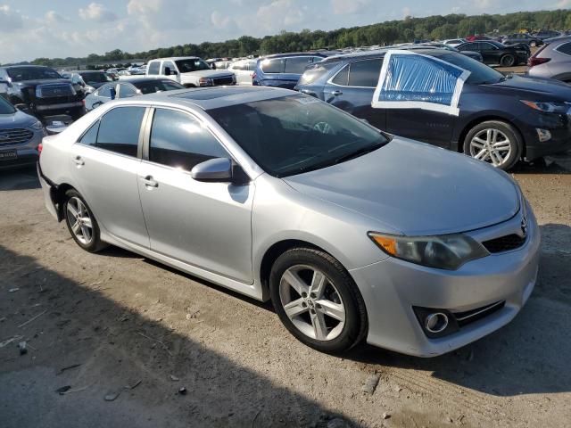 4T1BF1FKXCU023350 - 2012 TOYOTA CAMRY BASE SILVER photo 4