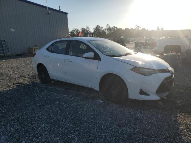 5YFBURHE0JP785774 - 2018 TOYOTA COROLLA L WHITE photo 4