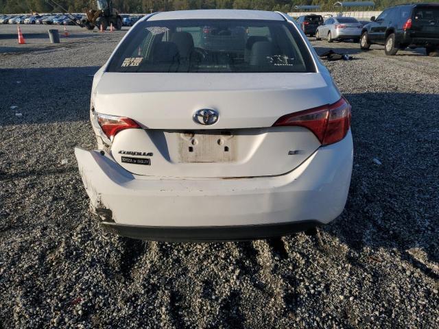 5YFBURHE0JP785774 - 2018 TOYOTA COROLLA L WHITE photo 6