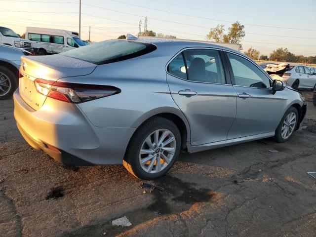 4T1C11AK5PU129821 - 2023 TOYOTA CAMRY LE SILVER photo 3