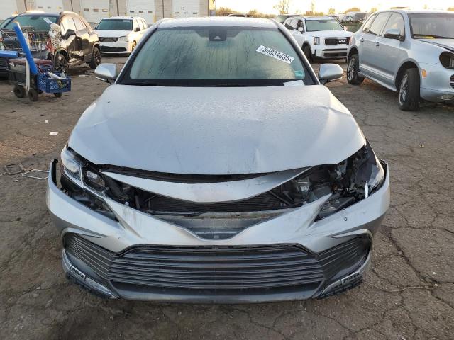 4T1C11AK5PU129821 - 2023 TOYOTA CAMRY LE SILVER photo 5