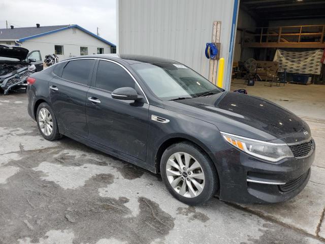 5XXGT4L33JG270908 - 2018 KIA OPTIMA LX შავი ფოტო 4