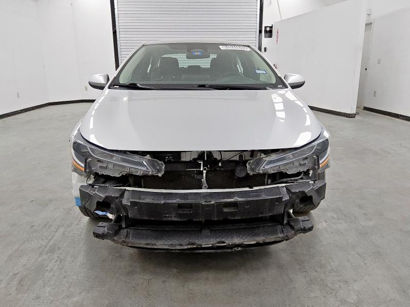 5YFB4MDEXPP047675 - 2023 TOYOTA COROLLA LE Արծաթագույն լուսանկար 5