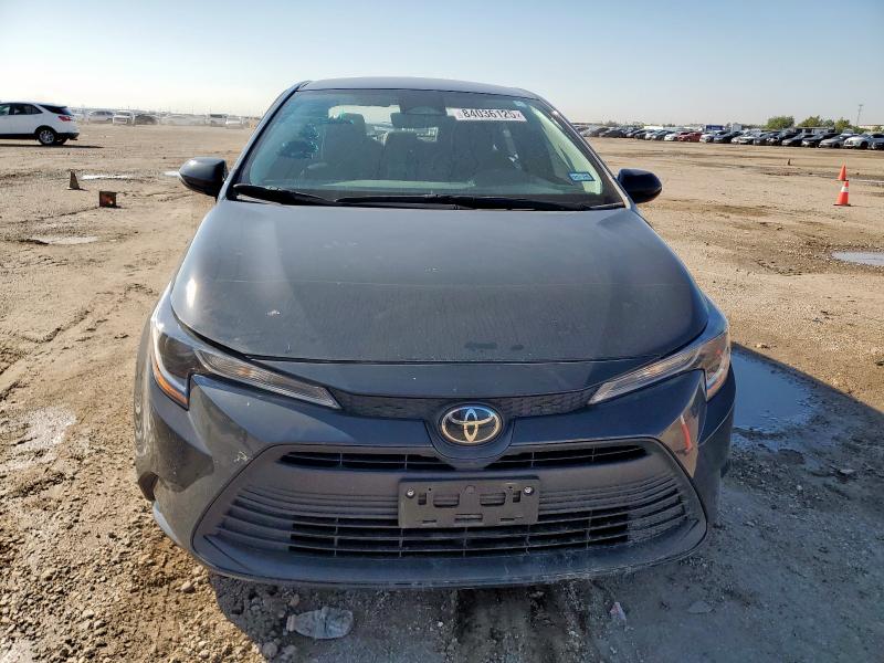5YFB4MDE4PP028376 - 2023 TOYOTA COROLLA LE Grau Foto 5