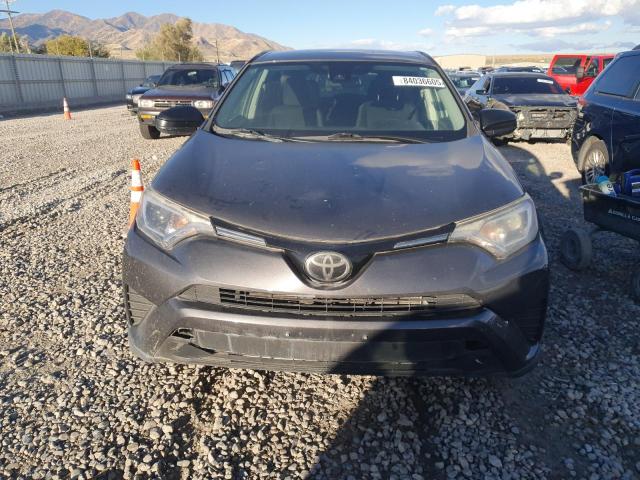 2T3BFREVXJW784877 - 2018 TOYOTA RAV4 LE Boz foto 5