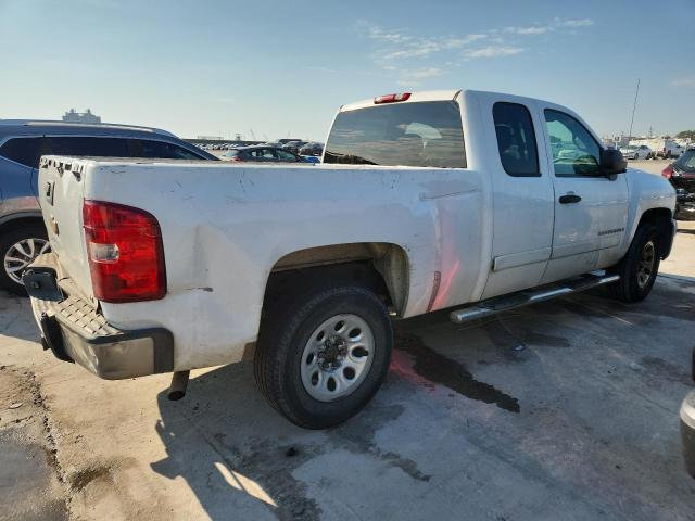 1GCEC19C07Z509317 - 2007 CHEVROLET SILVERADO C1500 WHITE photo 3